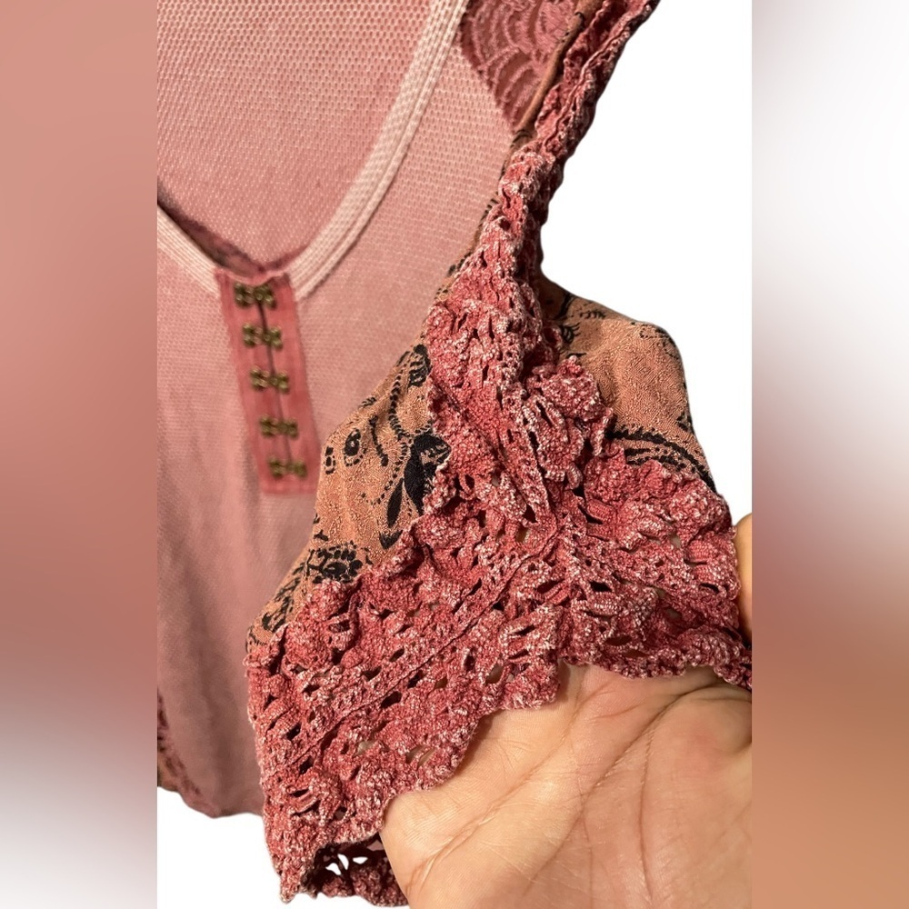 Gimmicks by BKE blouse for women size: S - Picture 5 of 7